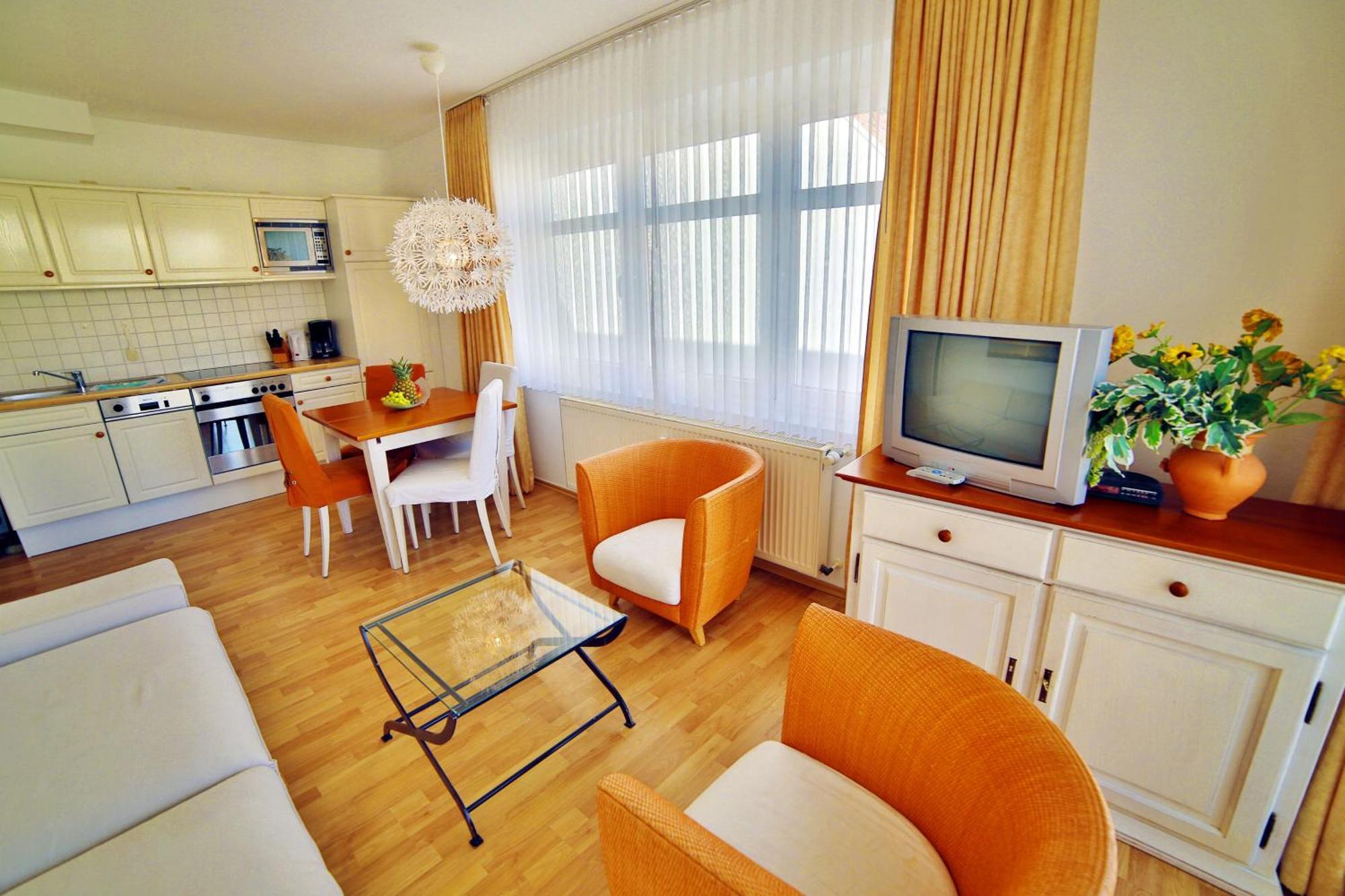 Ferienwohnung Binzer Strandgut Im Haus Jahreszeiten Binz Exterior foto